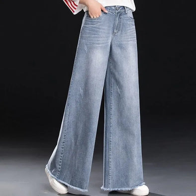 Effortless Cool: Straight Leg Loose Jeans for Casual Chic Vibes