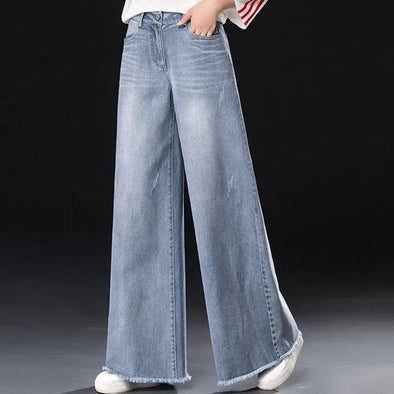 Effortless Cool: Straight Leg Loose Jeans for Casual Chic Vibes