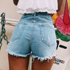  Zoom on waistband and button closure